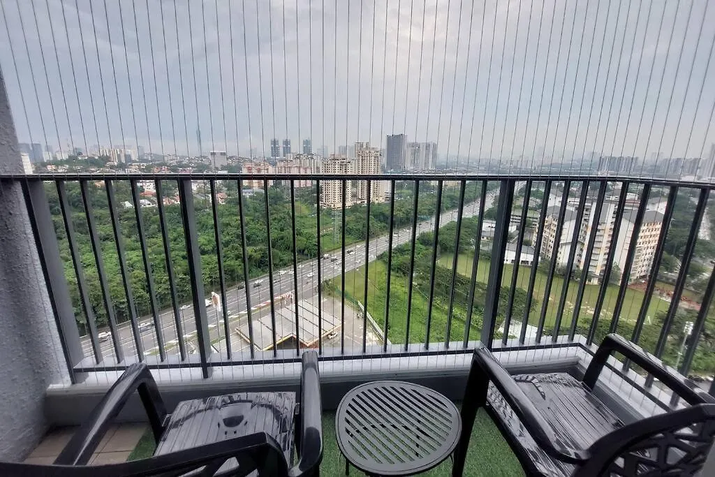 Apartment Bohemian Home 3 Bedroom -10 Mins To Mid Valley Kuala Lumpur