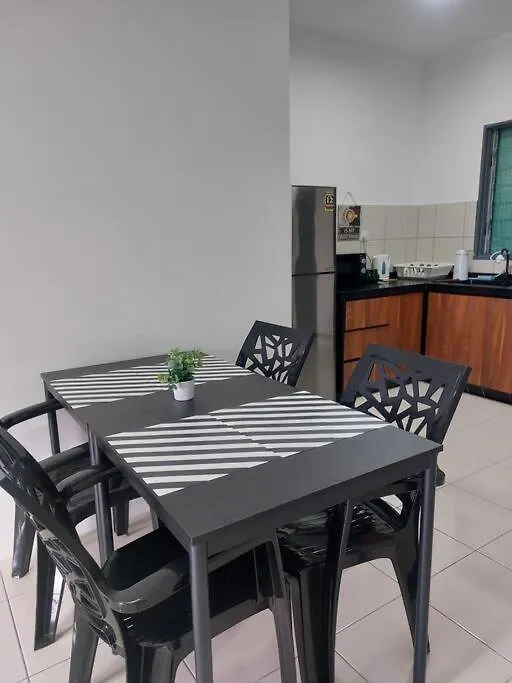 Bohemian Home 3 Bedroom -10 Mins To Mid Valley Kuala Lumpur Apartment