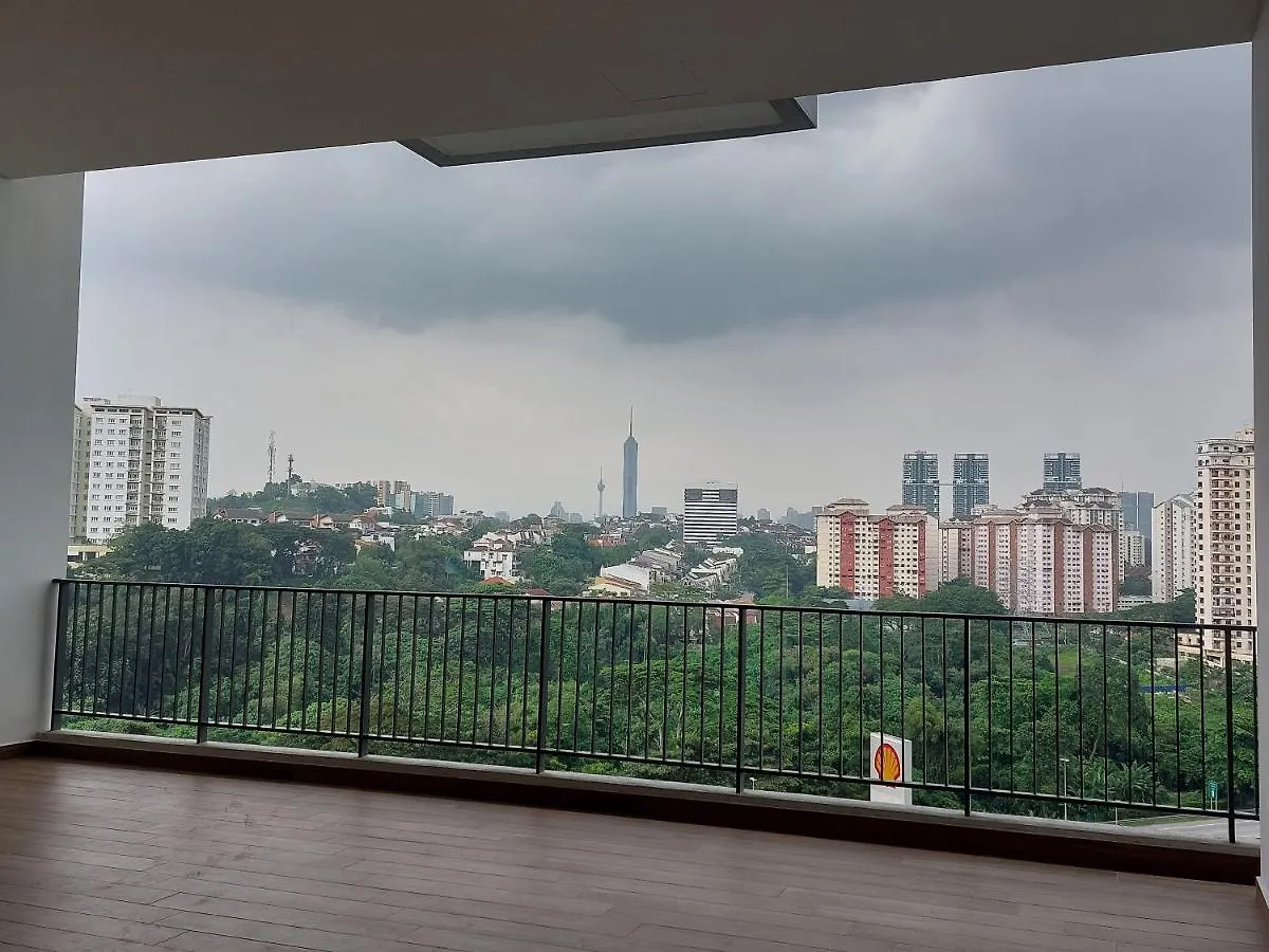 Bohemian Home 3 Bedroom -10 Mins To Mid Valley Kuala Lumpur Apartment